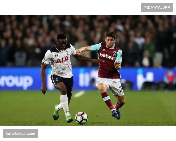 英超保级形势呈现两极分化 中游集团与降级区差距拉大 英超保级形势呈现两极分化 中游集团与降级区差距拉大