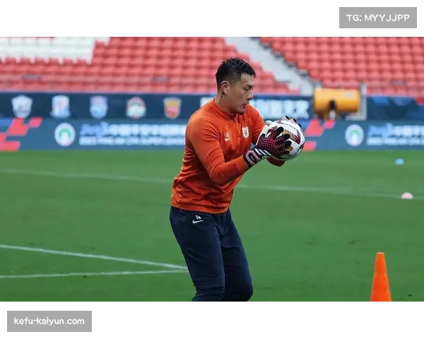 泰山门将王大雷保持全勤 经验丰富稳定后防指挥体系 泰山门将王大雷保持全勤 经验丰富稳定后防指挥体系